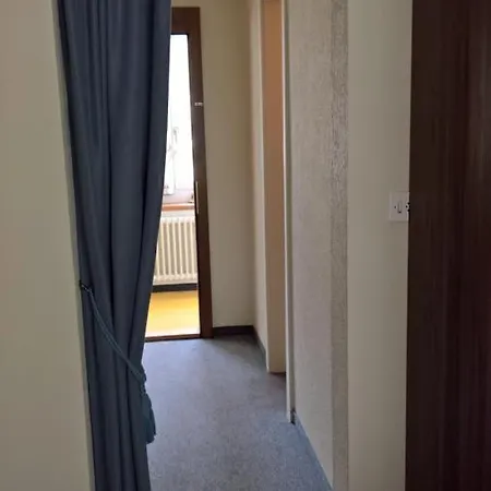 Hotel Agence Alv - Art Le Vin Salgesch